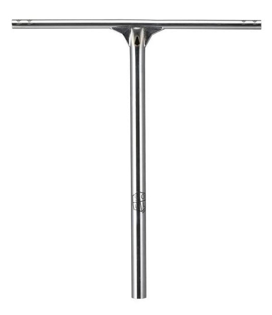 This oversized HIC stunt scooter handlebar, the Blunt Envy Soul Steel in Chrome, showcases a street style T-Bar design with a metallic finish. It features a sleek vertical central bar that seamlessly transitions into the horizontal top. The Blunt Envy Soul logo is subtly placed on the central support against a plain white backdrop. Measuring 650mm x 580mm, it offers durability and style for any rider.