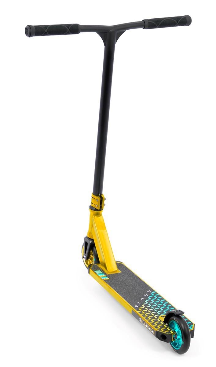 Introducing the Slamm Assault Complete Stunt Scooter - Gold. This yellow and black scooter features a minimalistic alloy deck, T-bar handlebars, and 110mm aluminum wheels. It also includes patterned grip tape on its narrow deck, making it perfect for daring tricks and seamless rides.