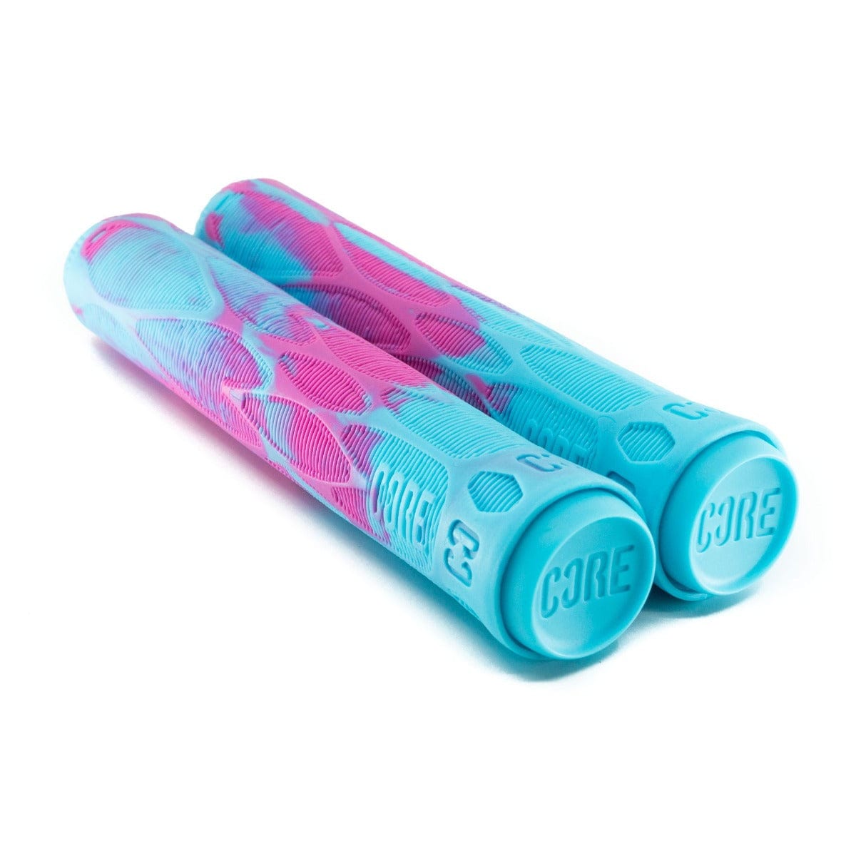 These vibrant CORE Pro Refresher Blue/Pink Stunt Scooter Grips, measuring 170mm, showcase a stunning gradient of pink and blue tones. Ideal for both bicycles and stunt scooters, they feature textured surfaces with "CORE" embossed at the ends. The grips provide outstanding impact protection thanks to their shock-absorbing compound.