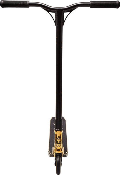 The Longway Summit 2k19 Complete Stunt Scooter - Goldline is a black and gold kick scooter presented from the front, highlighting its sturdy components such as T-shaped handlebars and a single front wheel. Its textured deck and detailed design at the connection provide flair, making it ideal for the skatepark.