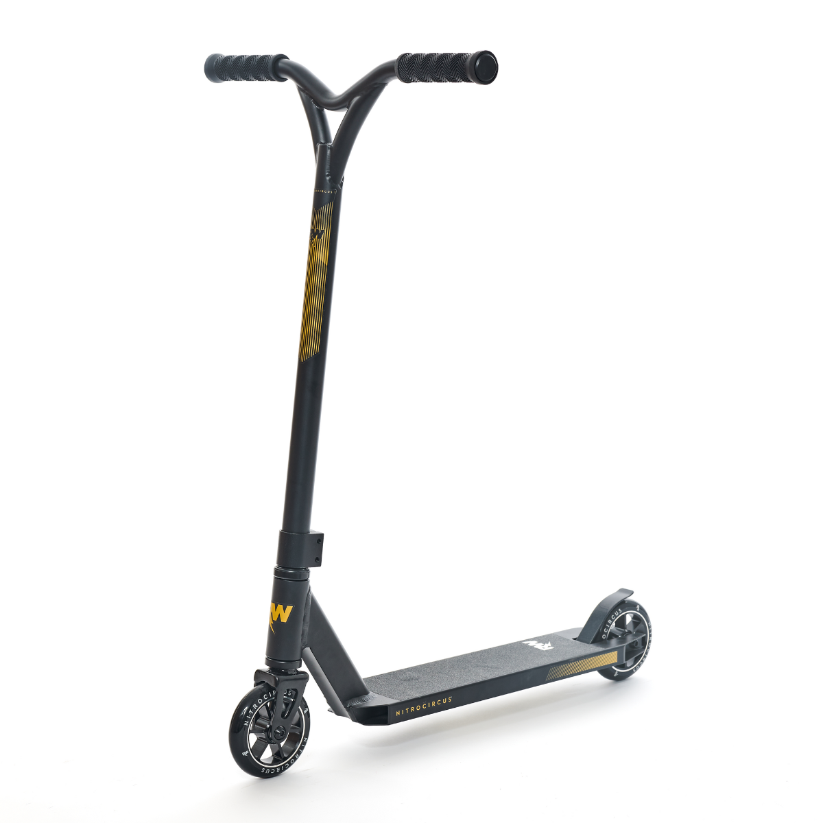 The Nitro Circus Ryan Williams Signature Replica 2022 Complete Stunt Scooter in black boasts a sleek design with a vibrant yellow accent. It features a curved handlebar and two wheels, perfect for trick riding. The compact deck prominently displays the "Nitro Circus" brand name. This eye-catching scooter is showcased against a crisp white background.