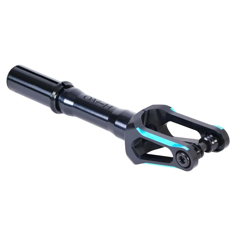 The Oath Spinal IHC Stunt Scooter Fork - Black / Blue is expertly constructed with 6061 T6 Aluminium, featuring a sleek black finish complemented by blue accents. Its robust cylindrical design offers exceptional durability and strength, while the lightweight construction ensures easy handling and superior performance.